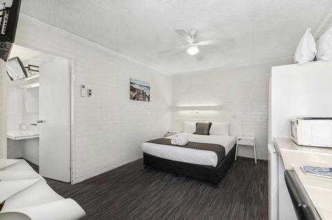 Coastal Bay Motel - Tourism Noosa 16