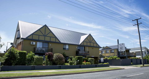 Coastal Bay Motel - Tourism Noosa 0