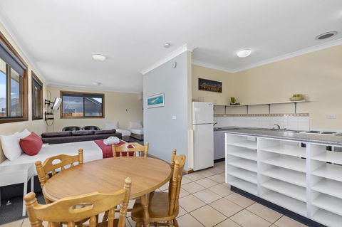 Coastal Bay Motel - Tourism Noosa 9