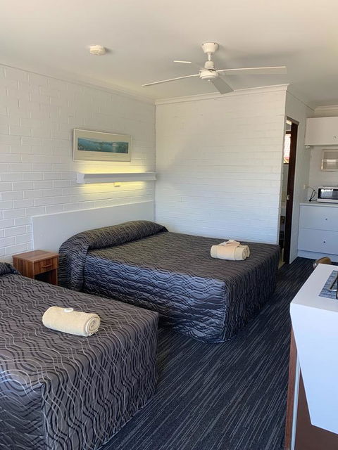 Coastal Bay Motel - Tourism Noosa 33