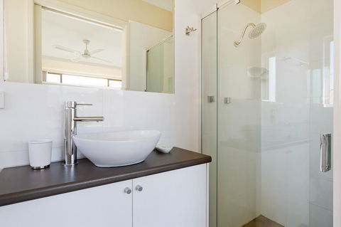 Baywatch Apartments Merimbula - Tourism Noosa 13