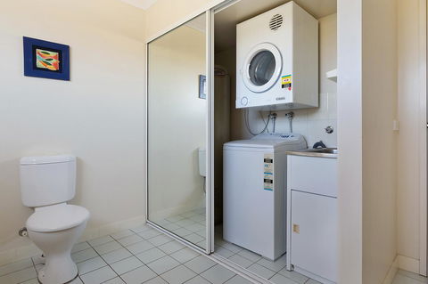 Baywatch Apartments Merimbula - Tourism Noosa 17
