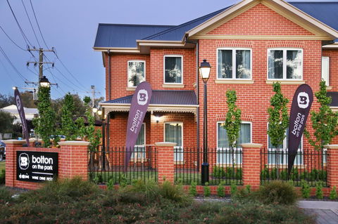 Best Western Plus Bolton On The Park - Tourism Noosa 1