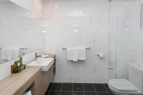 Best Western Plus Bolton On The Park - Tourism Noosa 10