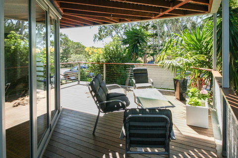 Valla's Beach House - Tourism Noosa 14