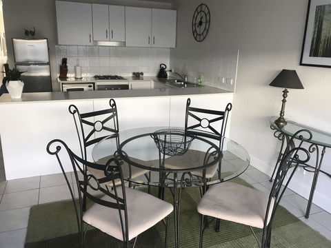 Travers Street Apartment - Tourism Noosa 4