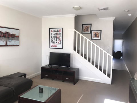 Travers Street Apartment - Tourism Noosa 6
