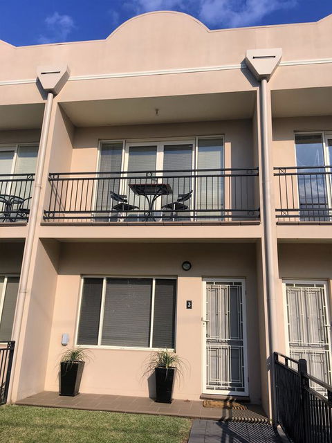 Travers Street Apartment - Tourism Noosa 0