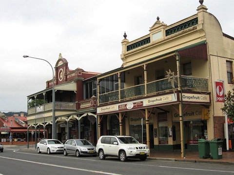 Red Waratah - Tourism Noosa 17