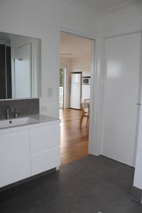 Red Waratah - Tourism Noosa 14