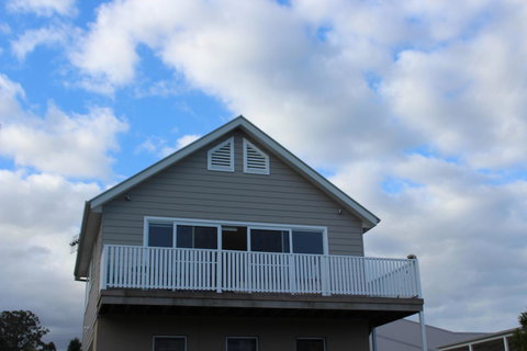 Red Waratah - Tourism Noosa 9