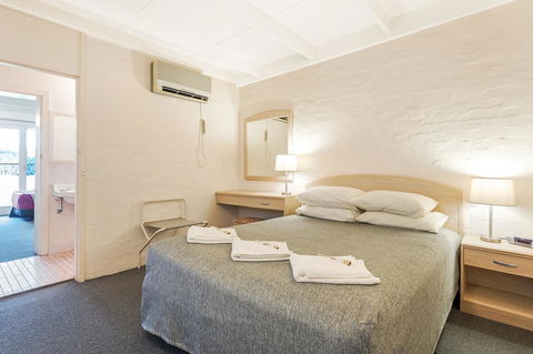 Black Dolphin Resort Motel & Apartments - Tourism Noosa 18