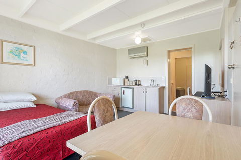 Black Dolphin Resort Motel & Apartments - Tourism Noosa 14