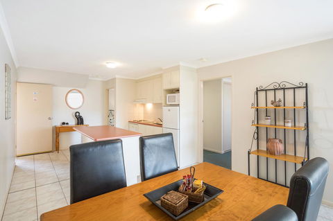 Black Dolphin Resort Motel & Apartments - Tourism Noosa 4