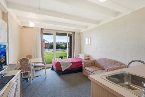 Black Dolphin Resort Motel & Apartments - Tourism Noosa 16