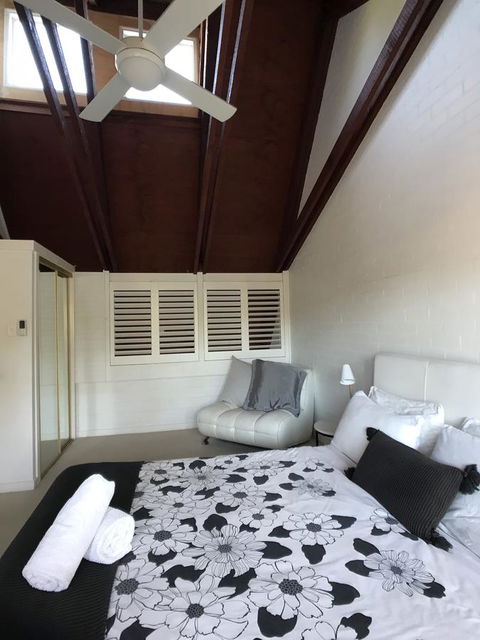 Treetops Everglades Villa - Tourism Noosa 4