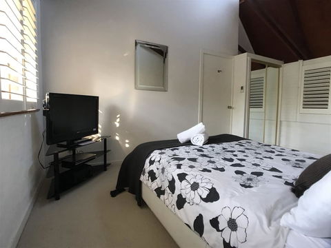 Treetops Everglades Villa - Tourism Noosa 5