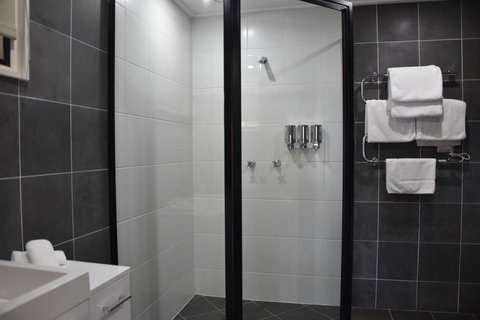 Pure Chalet Thredbo - Tourism Noosa 4