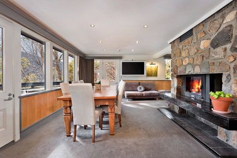 Pure Chalet Thredbo - Tourism Noosa 14