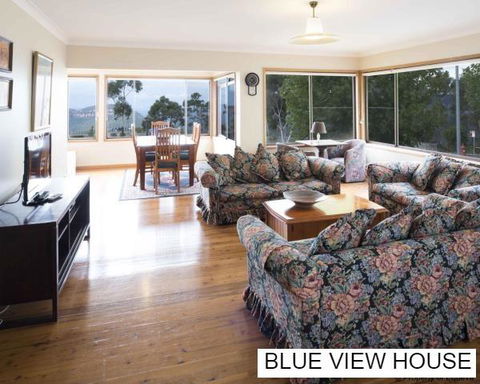 Villa Blue - Tourism Noosa 1