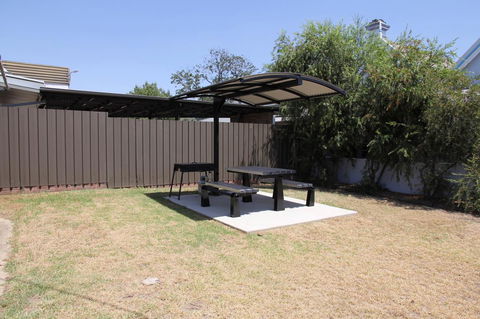 Tumut Apartments - Tourism Noosa 19