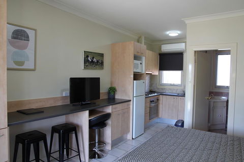 Tumut Apartments - Tourism Noosa 8