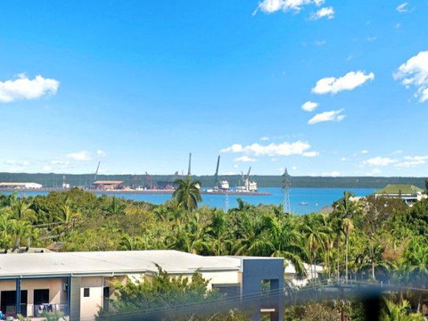 Nomikis\'On The Avenue - Tourism Noosa 15