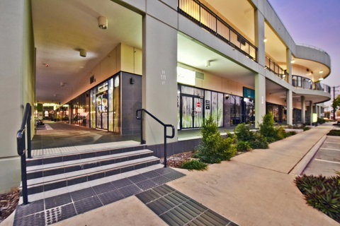 Nomikis\'On The Avenue - Tourism Noosa 8
