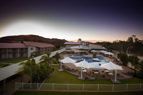 Crowne Plaza Alice Springs Lasseters, An IHG Hotel - Tourism Noosa 0