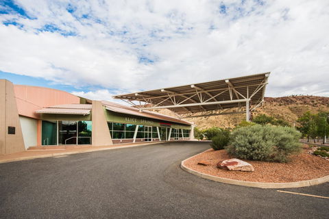 Crowne Plaza Alice Springs Lasseters, An IHG Hotel - Tourism Noosa 11
