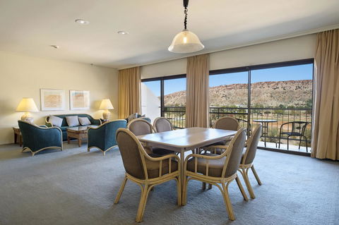 DoubleTree By Hilton Alice Springs - Tourism Noosa 11