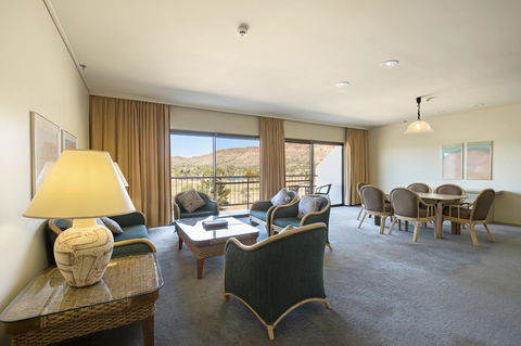 DoubleTree By Hilton Alice Springs - Tourism Noosa 33