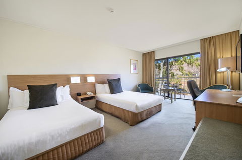 DoubleTree By Hilton Alice Springs - Tourism Noosa 42