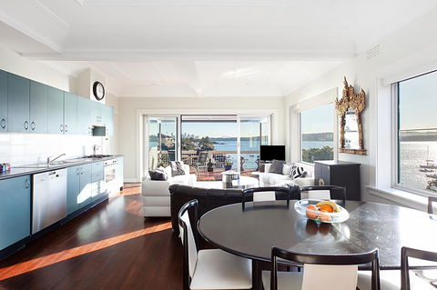 Art Deco Apartment With Breathtaking Water Views - Tourism Noosa 0