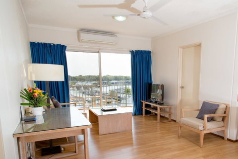 Cullen Bay Resorts - Tourism Noosa 2