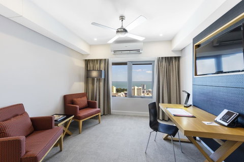 Oaks Darwin Elan Hotel - Tourism Noosa 13