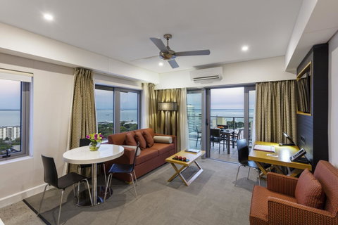Oaks Darwin Elan Hotel - Tourism Noosa 2