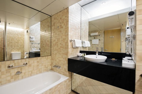 DoubleTree By Hilton Esplanade Darwin - Tourism Noosa 11