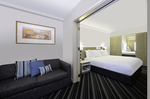 DoubleTree By Hilton Esplanade Darwin - Tourism Noosa 19
