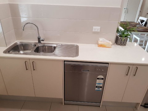 Darwin-Ocean Views, Tropical Getaway, Pool & Aircon - Tourism Noosa 12
