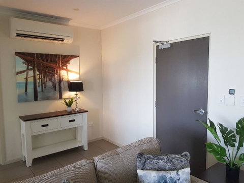 Darwin-Ocean Views, Tropical Getaway, Pool & Aircon - Tourism Noosa 6