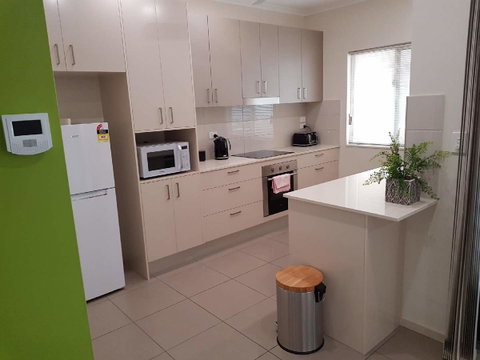 Darwin-Ocean Views, Tropical Getaway, Pool & Aircon - Tourism Noosa 8