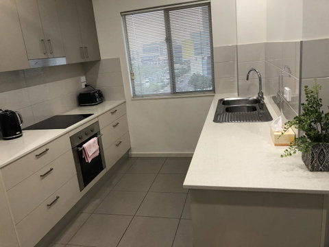 Darwin-Ocean Views, Tropical Getaway, Pool & Aircon - Tourism Noosa 10