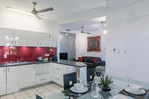 CitySide Apartment - 2 Bedroom With Private Courtyard - Tourism Noosa 0