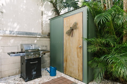 CitySide Apartment - 2 Bedroom With Private Courtyard - Tourism Noosa 12