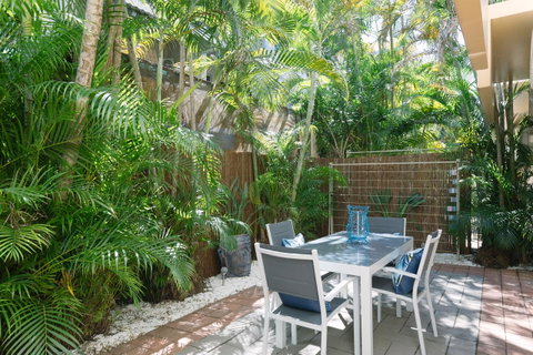 CitySide Apartment - 2 Bedroom With Private Courtyard - Tourism Noosa 13