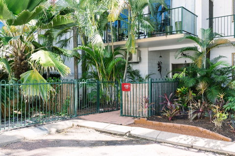 CitySide Apartment - 2 Bedroom With Private Courtyard - Tourism Noosa 6