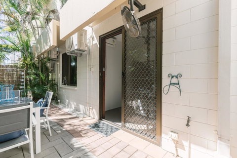 CitySide Apartment - 2 Bedroom With Private Courtyard - Tourism Noosa 10