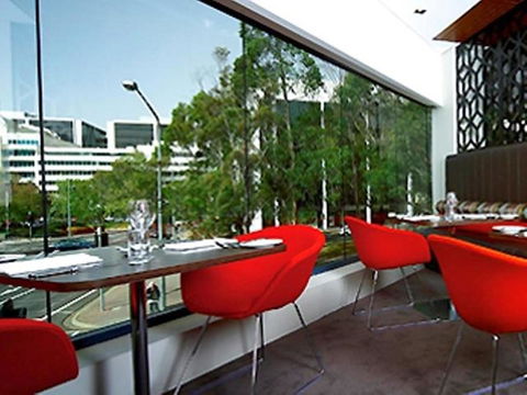 Novotel Canberra - Tourism Noosa 14