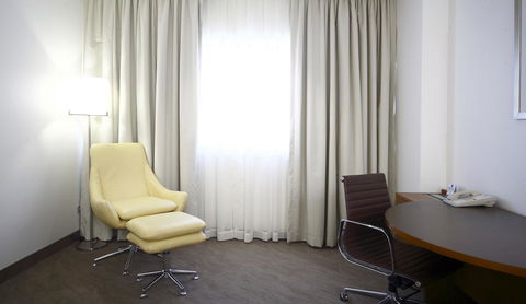 Novotel Canberra - Tourism Noosa 16